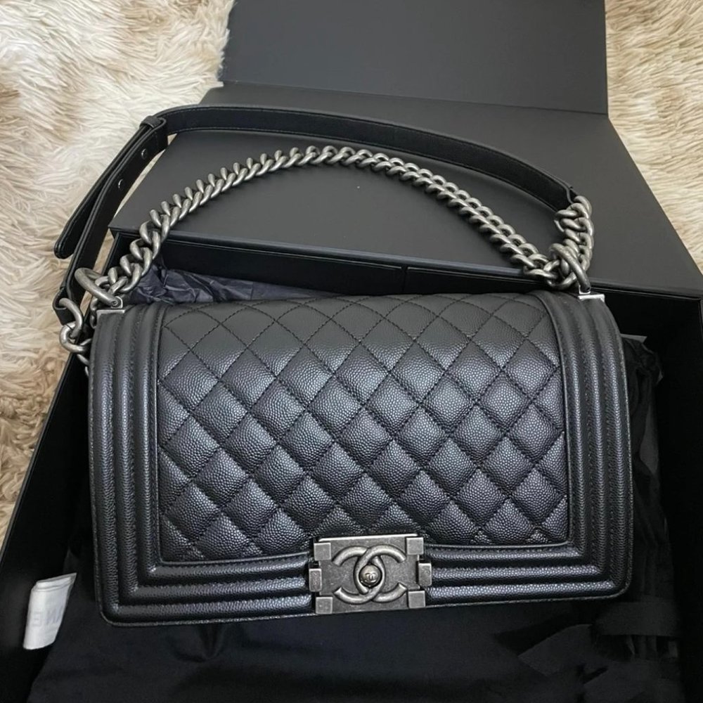 Chanel Medium Le boy